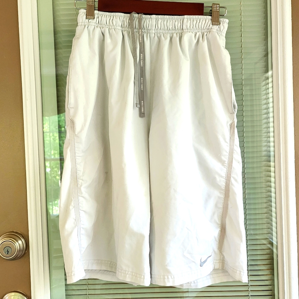 Nike Drifit Short XL - Picture 1 of 4